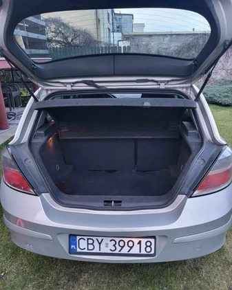 Opel Astra cena 9000 przebieg: 283496, rok produkcji 2007 z Tomaszów Lubelski małe 154